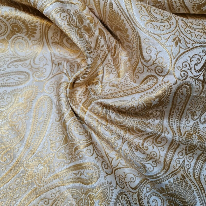 Sier paisley goud metallic print Indiase banarasi brokaat stof per meter Ivory
