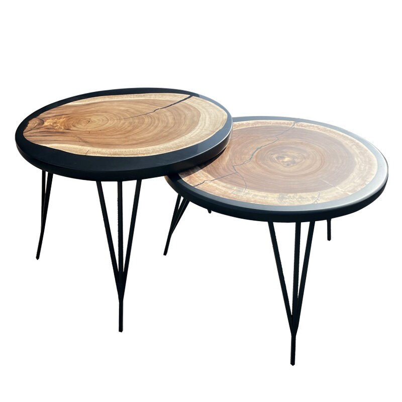 Table Gigogne Ronde en Bois de Suar et Résine Noire