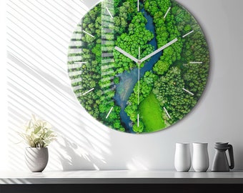 Reloj de cristal Río en el bosque, Reloj colgante verde, Reloj impreso en la naturaleza, Reloj personalizado, Colección Números o Líneas