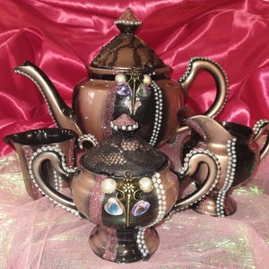 Gothic tea set
