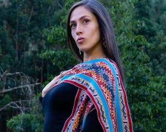 Bufanda peruana de alpaca tejida a mano con animales sagrados / Bufanda de ceremonia andina / Manto peruano colorido / Comercio justo y hecho a mano por mujeres nativas