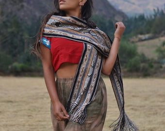 Pañuelo peruano de alpaca tejido a mano con animales sagrados / Pañuelo ceremonial andino / Comercio justo y tejido a mano por mujeres indígenas visionarias en Perú