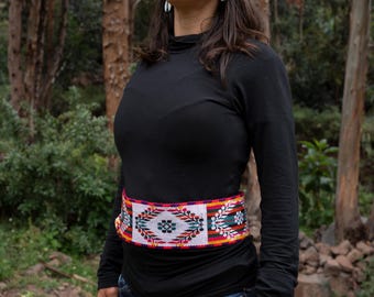 Cinturón Chumpi Vintage: Faja de algodón tejida a mano para ceremonias y protección.