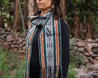 Bufanda de alpaca peruana: Animales sagrados y hoja de coca / Bufanda para protección espiritual