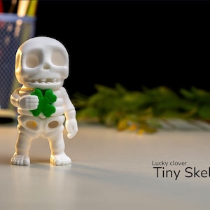 Skeleton | Keychain | Fidget Toy | Cute | Gift | Baby Skeleton | Halloween | Desk Toy | ASMR | Stim Toy | Valentines | St Patricks Day
