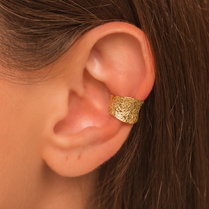 Textured Chunky Ear Cuff Earring • No Piercing Needed • 18K Gold Plated Sterling Silver • Conch Hoop • Fake Helix Piercing • Cartilage Cuff