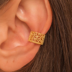 Thick Floral Ear Cuff • No Piercing Needed • Large Conch Earcuff Earring • Fake Piercing • 18K Gold Plated Sterling Silver