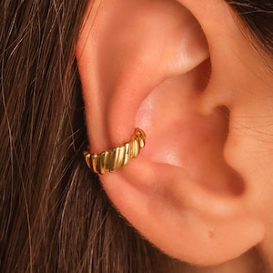 Twisted Ear Cuff Earring • No Piercing Needed • Pierceless Conch Fake Piercing • 18K Gold Vermeil or Sterling Silver