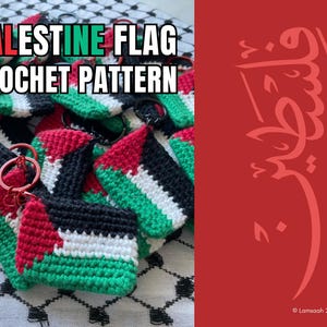 Può includere: Primo piano di diversi portachiavi all'uncinetto con la bandiera palestinese. I portachiavi sono realizzati con filato rosso, nero, bianco e verde. Il testo "PALESTINE FLAG CROCHET PATTERN" è visibile nella parte superiore dell'immagine.