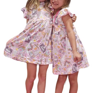 Vestido con mangas onduladas para niños de regreso a clases