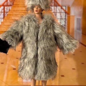 Silver Faux Fur Doll Coat: Fits 16 Inch Tyler Wentworth, Gene