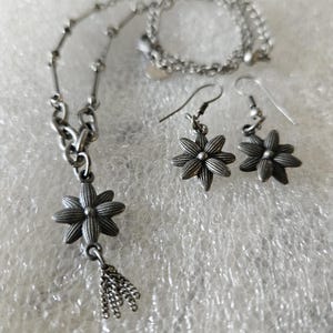 Flower Necklace and Matching Earrings