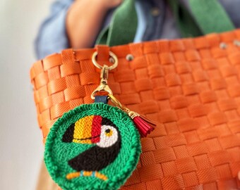 Llavero de tucán: un regalo tropical para bolso