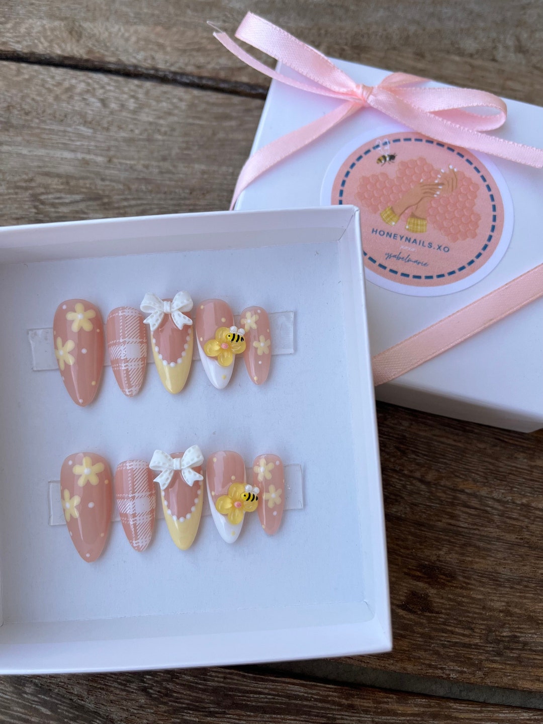 Yellow & White Honey Bee Press on Nails Kawaii Press on Nails 3D Charms