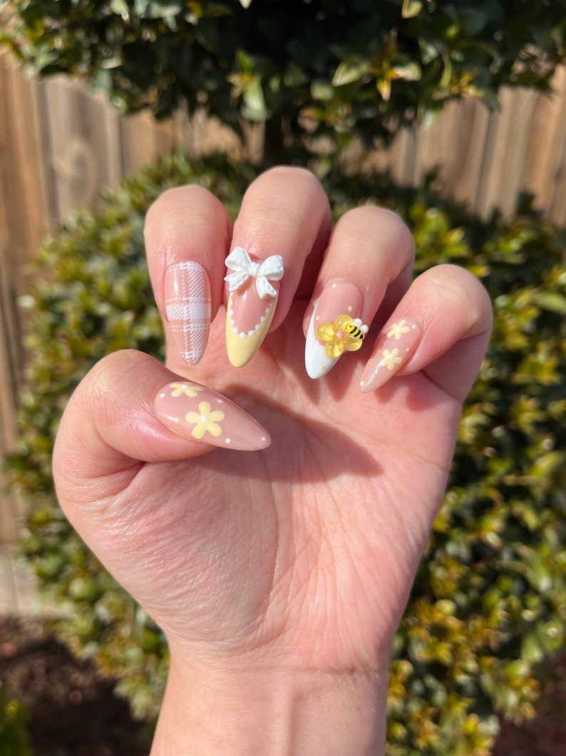 Yellow & White Honey Bee Press on Nails Kawaii Press on Nails 3D Charms Bee Nails Floral Nails Yellow Nails White Nails image 2