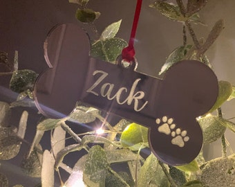 Gravé Personnalisé Pet Christmas Bauble, Dog Bone Paw Prints Décoration d’arbre