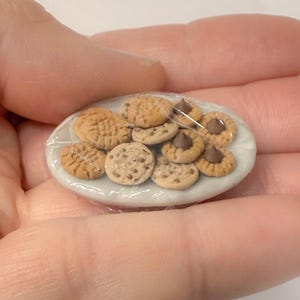 Dollhouse Miniature Cookie Plate 1:12 Scale