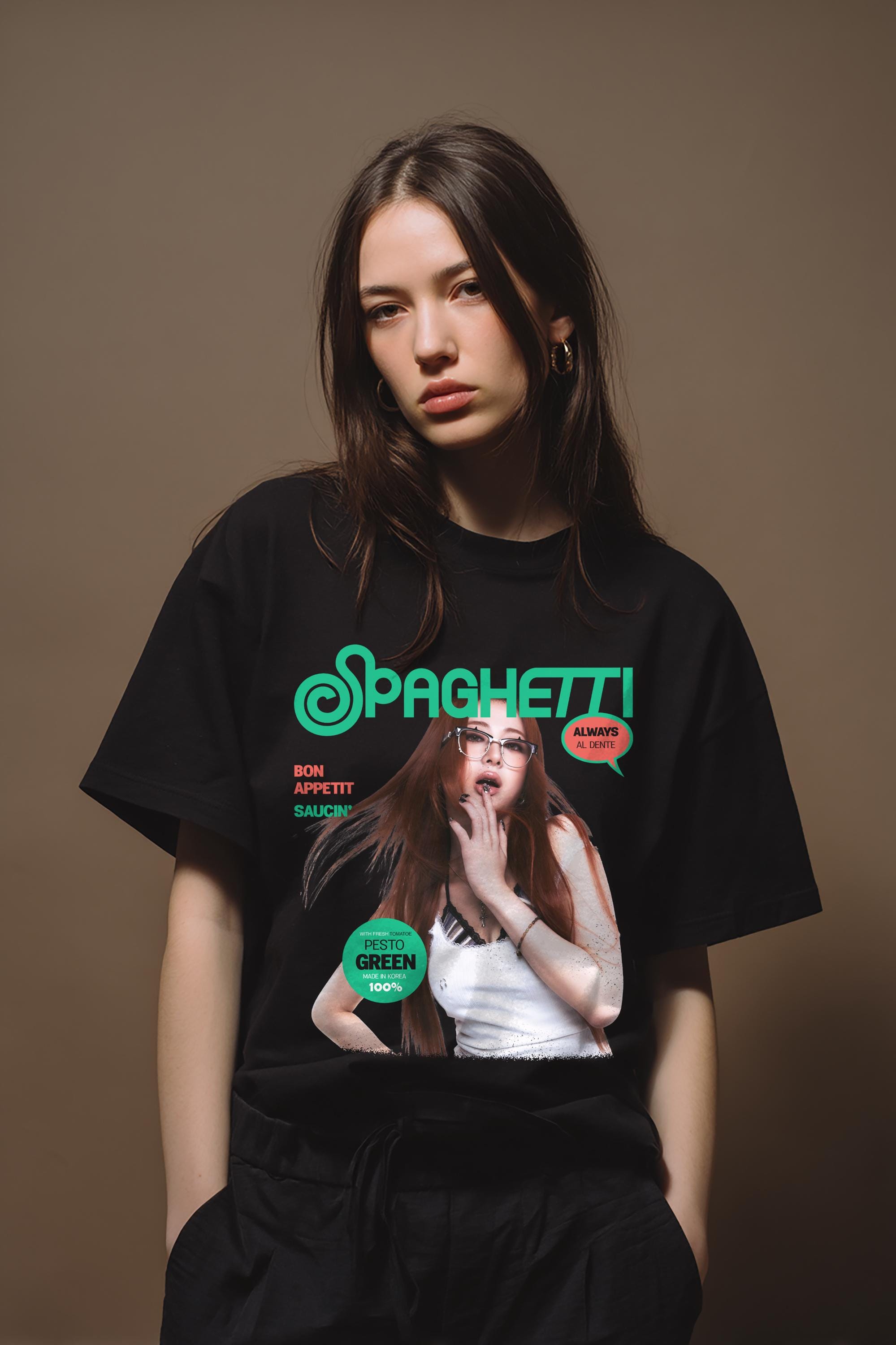 LE SSERAFIM spaghetti EAT IT UP Tシャツ カズハ LESSERAFIM ル