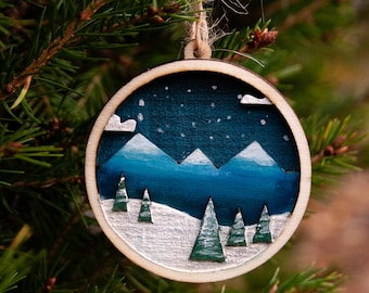 Leseni božični okraski za jelko – gorska pokrajina, štirje letni časi, ročno izdelan, wooden mountain ornament, Christmas decoration