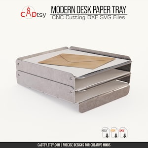 Könnte beinhalten: Ein moderner, dreistufiger Schreibtisch-Papierträger aus grauem Metall. Ein brauner Umschlag liegt auf dem obersten Fach. Der Text "MODERN DESK PAPER TRAY" und "CNC Cutting DXF SVG Files" ist sichtbar.