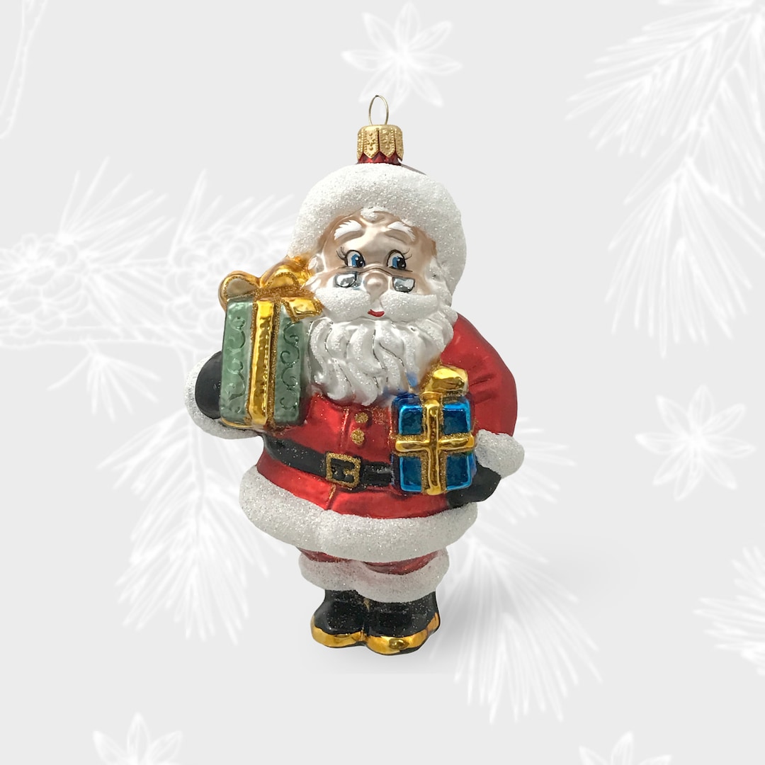 Un Muñeco De Nieve Con Papa Noel Con Vasos Desechables Un Muñeco