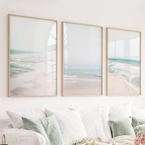 Conjunto de 3 fotos de playa neutra, póster para dormitorio, impresiones de arte costero, póster de océano pastel, impresión en tonos neutros, conjunto de tríptico costero moderno grande
