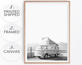 Impresión de furgoneta de playa en blanco y negro: póster retro de viaje de verano