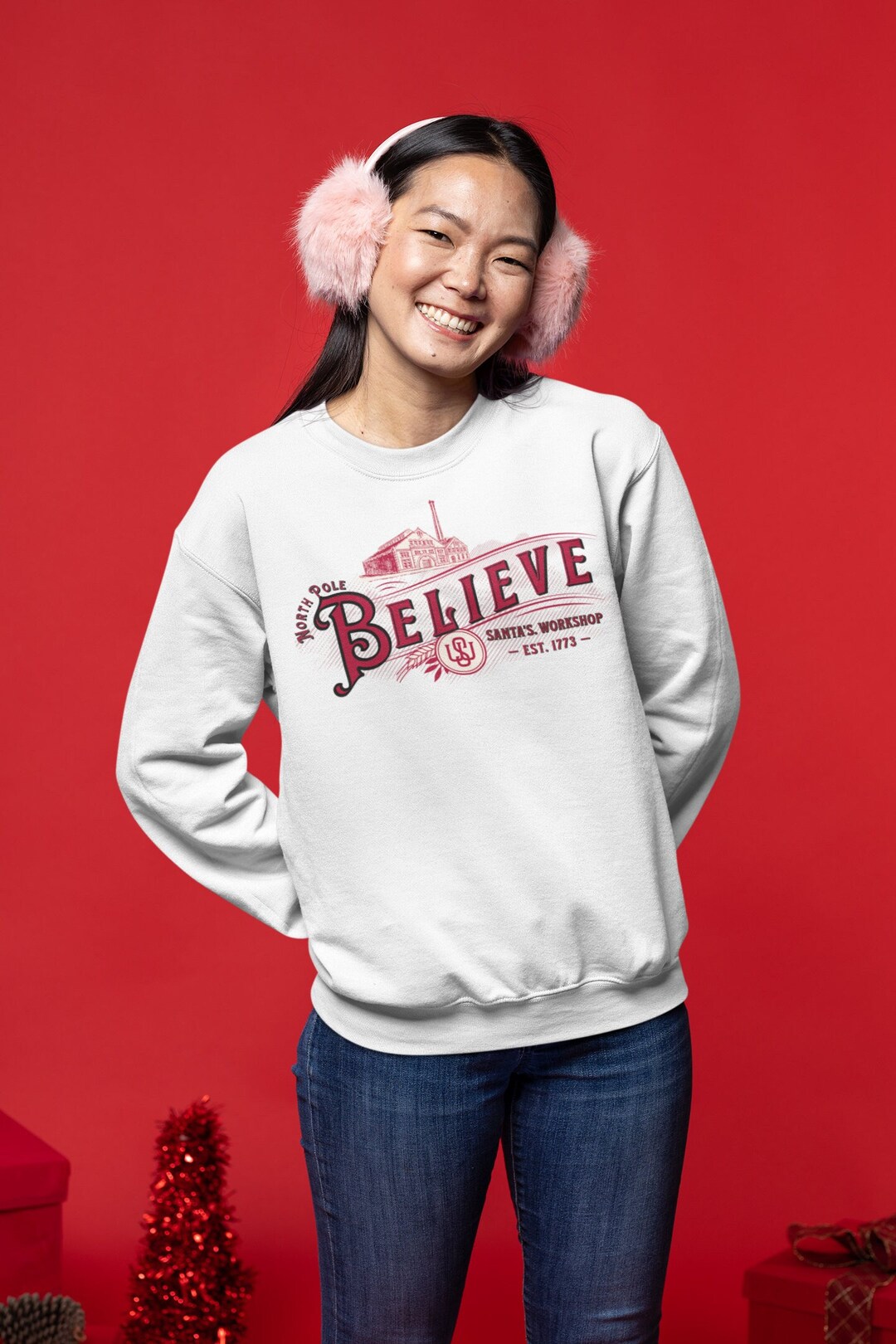 BELIEVE CHRISTMAS GRAPHIC PLUS SIZE SWEATSHIRT