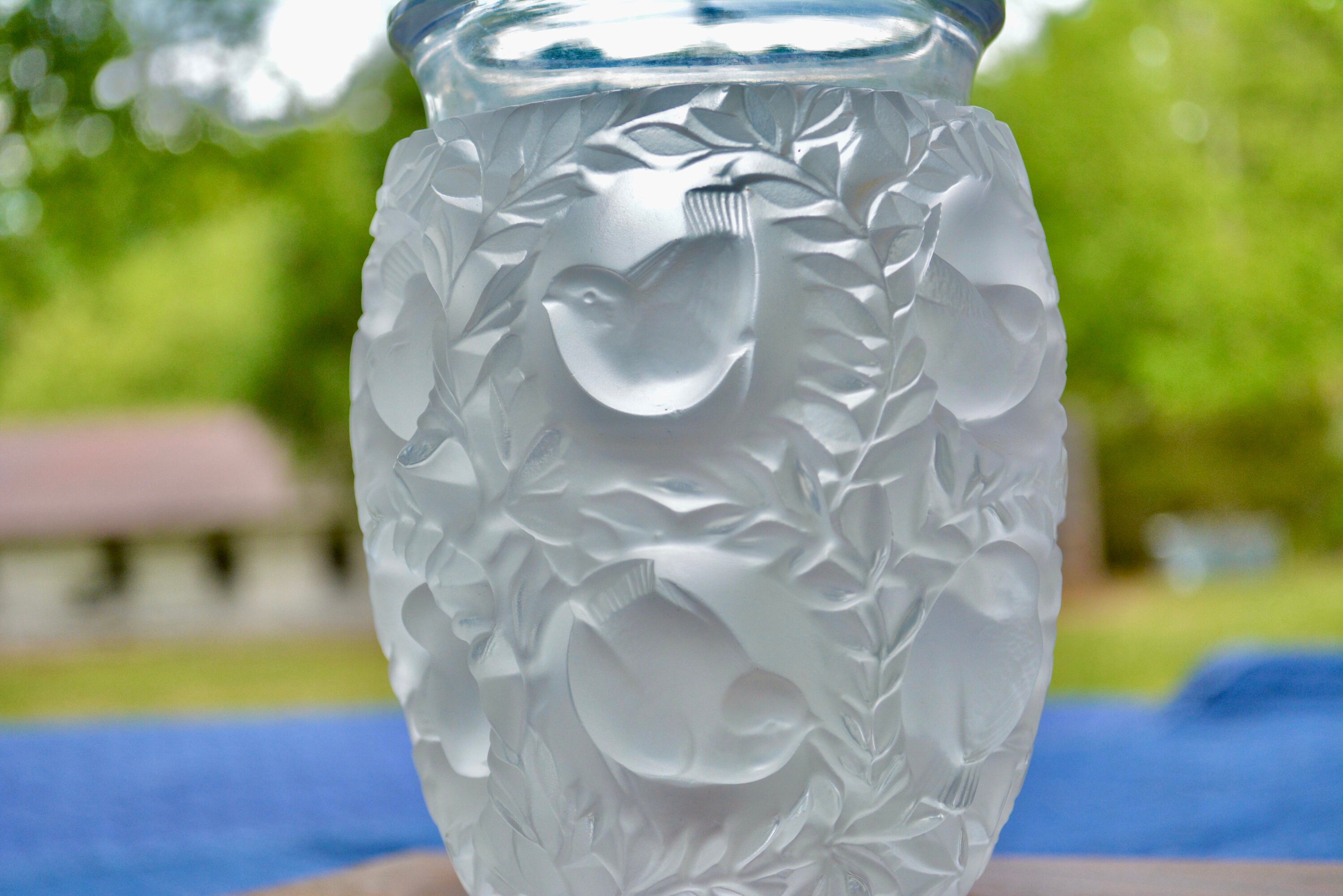Lalique Crystal Bagatelle Vase • Birds Fauna Floral Sparrow