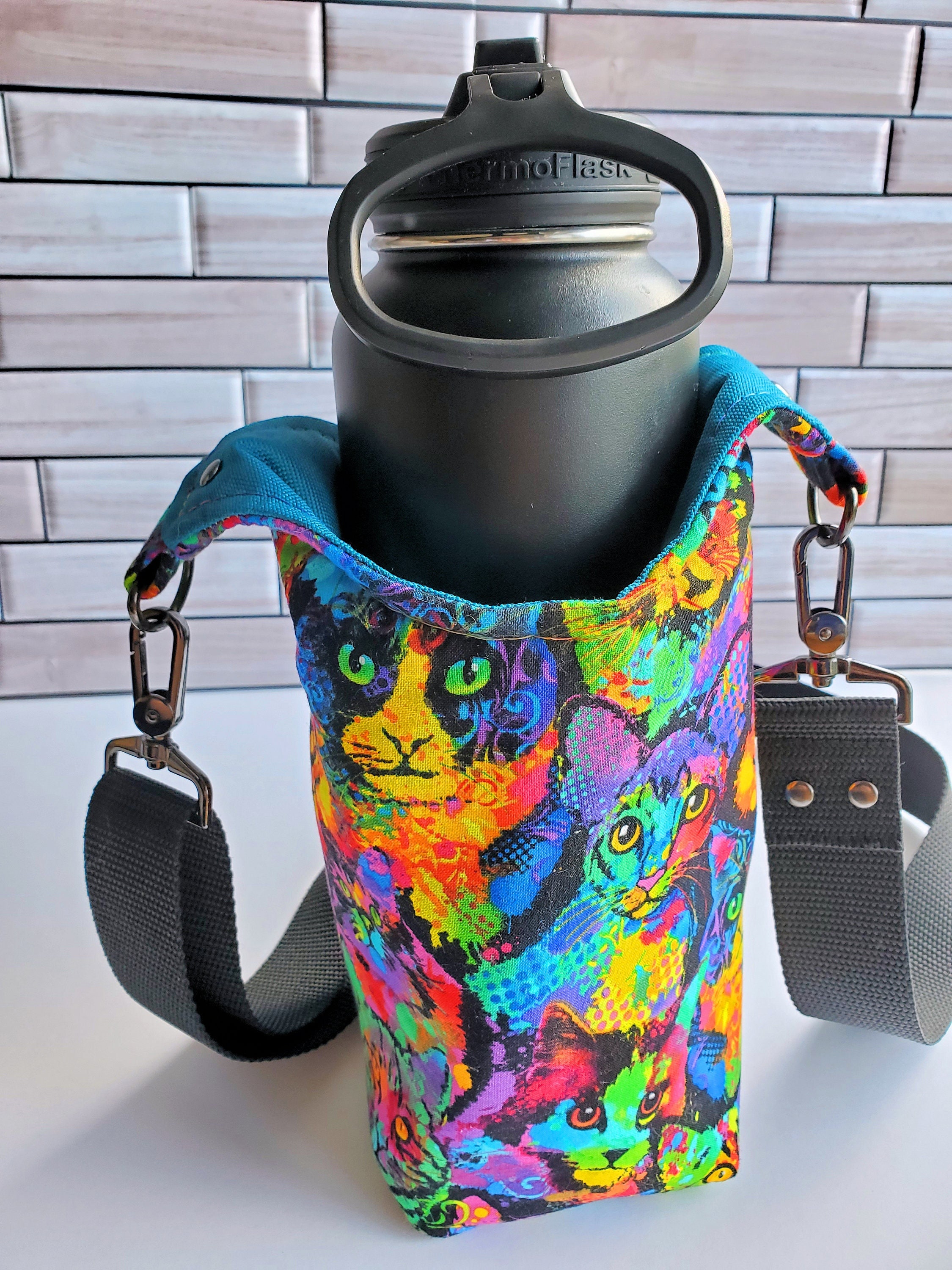 Momo Lifestyle Gallon Jug Sleeve Reversible Double Sided 5 Gallon Water Jug Cover Insulated Neoprene Water Bottle Sleeve for Gallon Water Dispenser