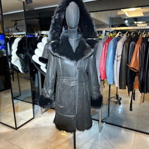 Genuine Shearling Women Coat with Real Leather and Fur Women&#39;s Winter Jackets – Luxury Coat Luxury Gift for Women