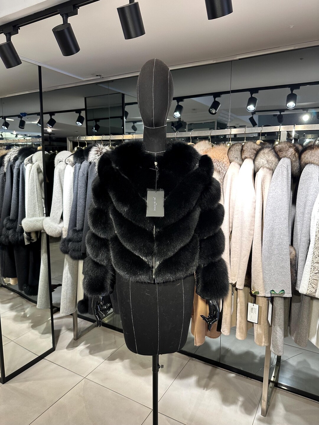 Women Fur Coat With Real Fox Fur Luxury Women Jacket Detachable Sleeve  Women’s Winter Coats