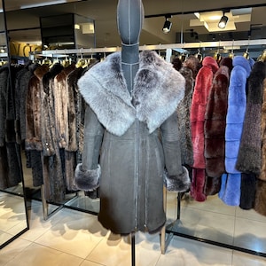 Genuine Shearling Women Coat with Real Leather and Fur Women&#39;s Winter Jackets – Luxury Coat Luxury Gift for Women