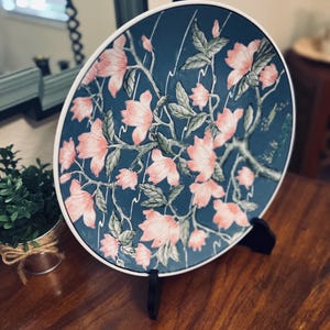 Vintage Chinese Hand-Painted Decorative Floral Plate