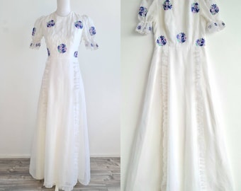 Belle robe de mariée Vera Mont vintage; mariée vintage; robe de mariée vintage; fermeture avec fermeture éclair en métal; robe de mariée blanche vintage