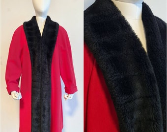 Fresh Dry-cleaned! Vintage wool coat in red colour with faux fur; vintage pure wool coat; vintage red wool coat
