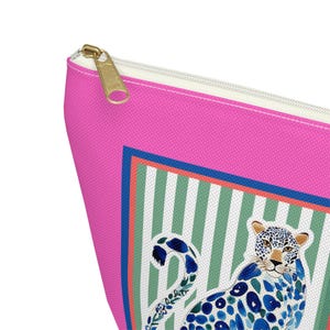 Bolsa para fichas de Mahjong / Cheetah estilo chinoiserie azul y rosa, estuche de leopardo para Mahjong estilo preppy, regalo elegante para grupos de Mahjong, regalo maximalista para anfitrionas imagen 5