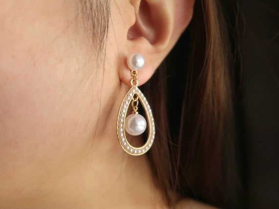 ピアス Teardrop Pearl Unbalanced Earrings - Gold Teardrop Pearl Earrings - Marrow Fine