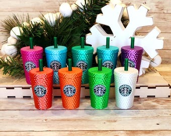 Llavero con forma de vaso, con compartimento de almacenamiento y acabado perlado/sedoso. Inspirado en Starbucks.