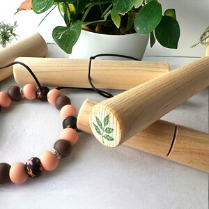 Bracelet on sale tightening knot