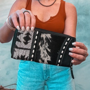 Cartera de cuero y piel de vacuno estilo western