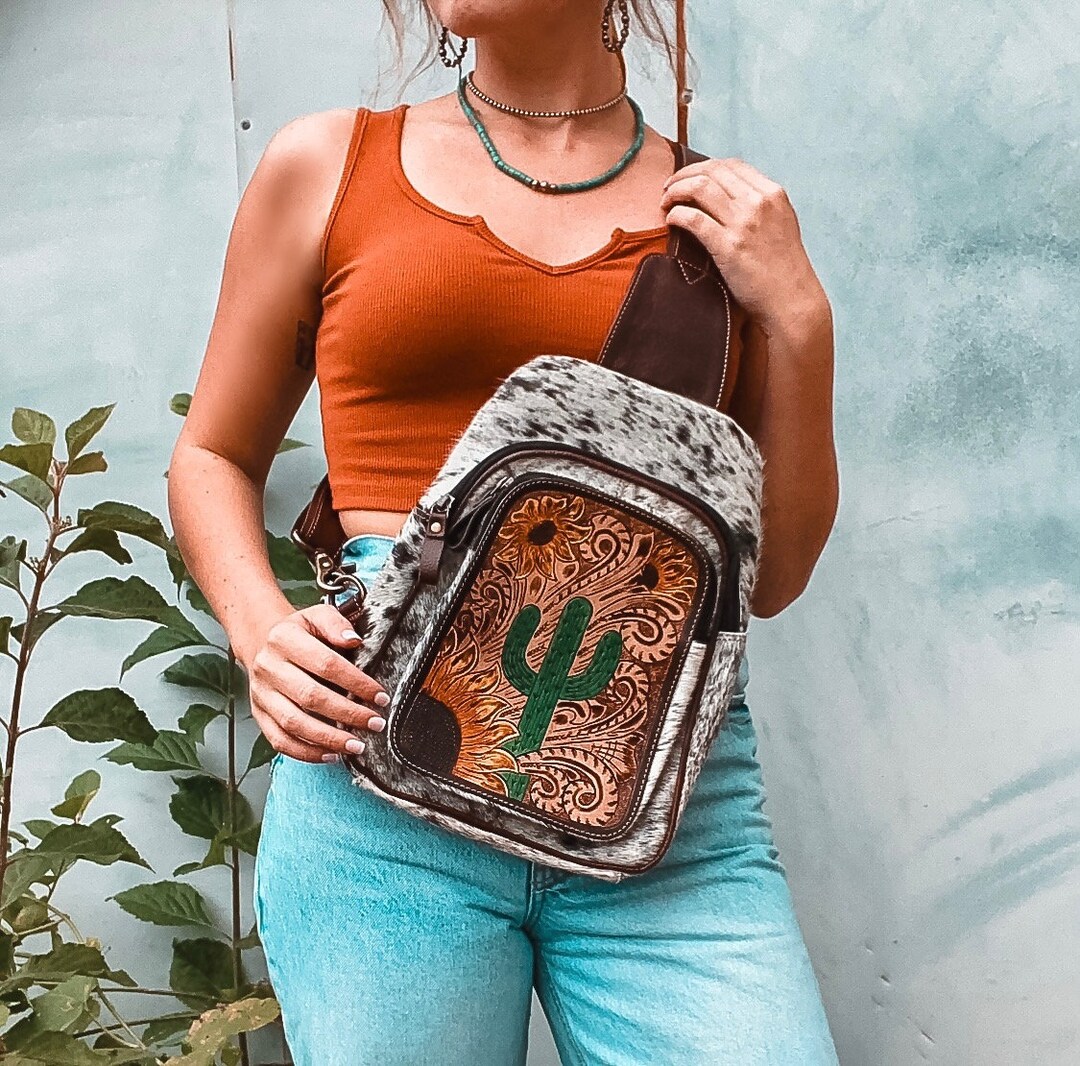 Yellowstone High Plains Studded Fanny Pack with Buckle in Ash