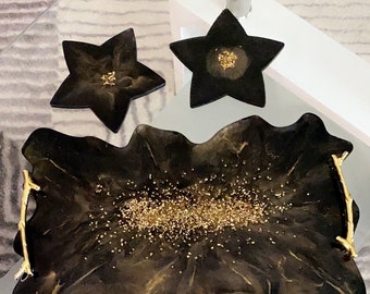Black and gold resin set