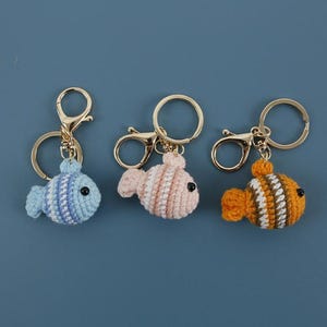 Gehäkelter Fisch Schlüsselanhänger, Häkelfisch, Fisch Schlüsselanhänger, Häkeln Sie Taschenanhänger, Gehäkelter Schlüsselanhänger, Schlüsselring, nettes Geschenk (mit Schlüsselanhänger)
