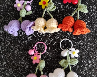 Joli porte-clés muguet, porte-clés tricoté à la main, porte-clé au crochet muguet, porte-clés muguet, cadeaux créatifs