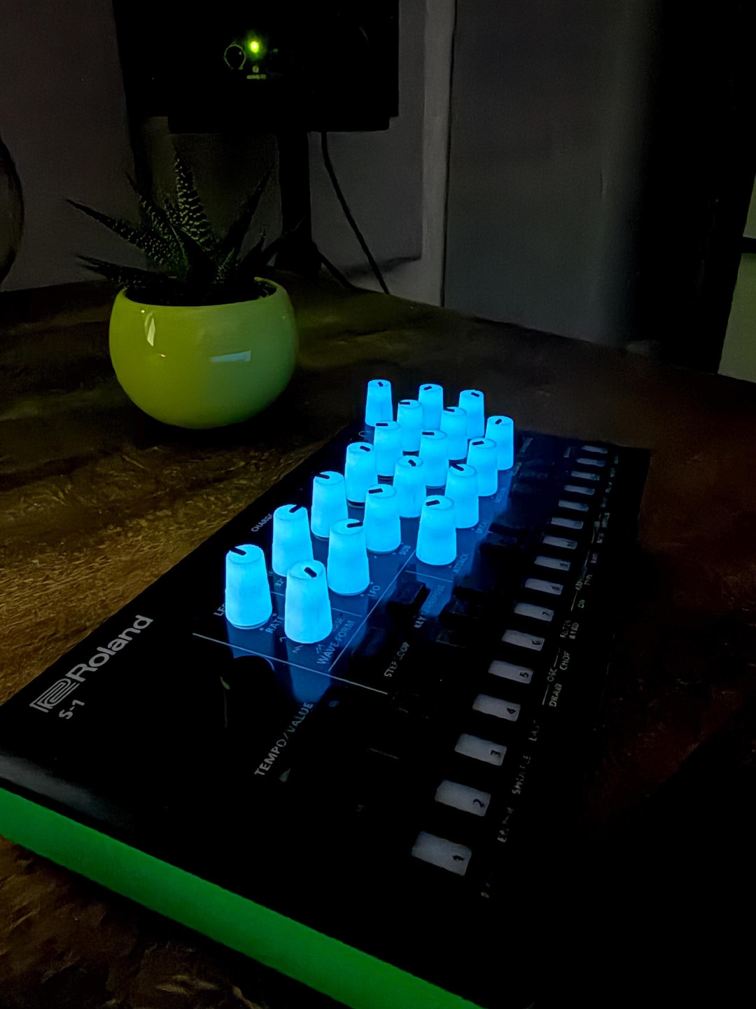 Roland Aira Compact Synthesizer Knobs 4-pack - Etsy