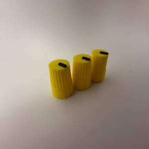 3D-printed synthesizer knobs – Signal Yellow, Pulse Orange & two-tone sets