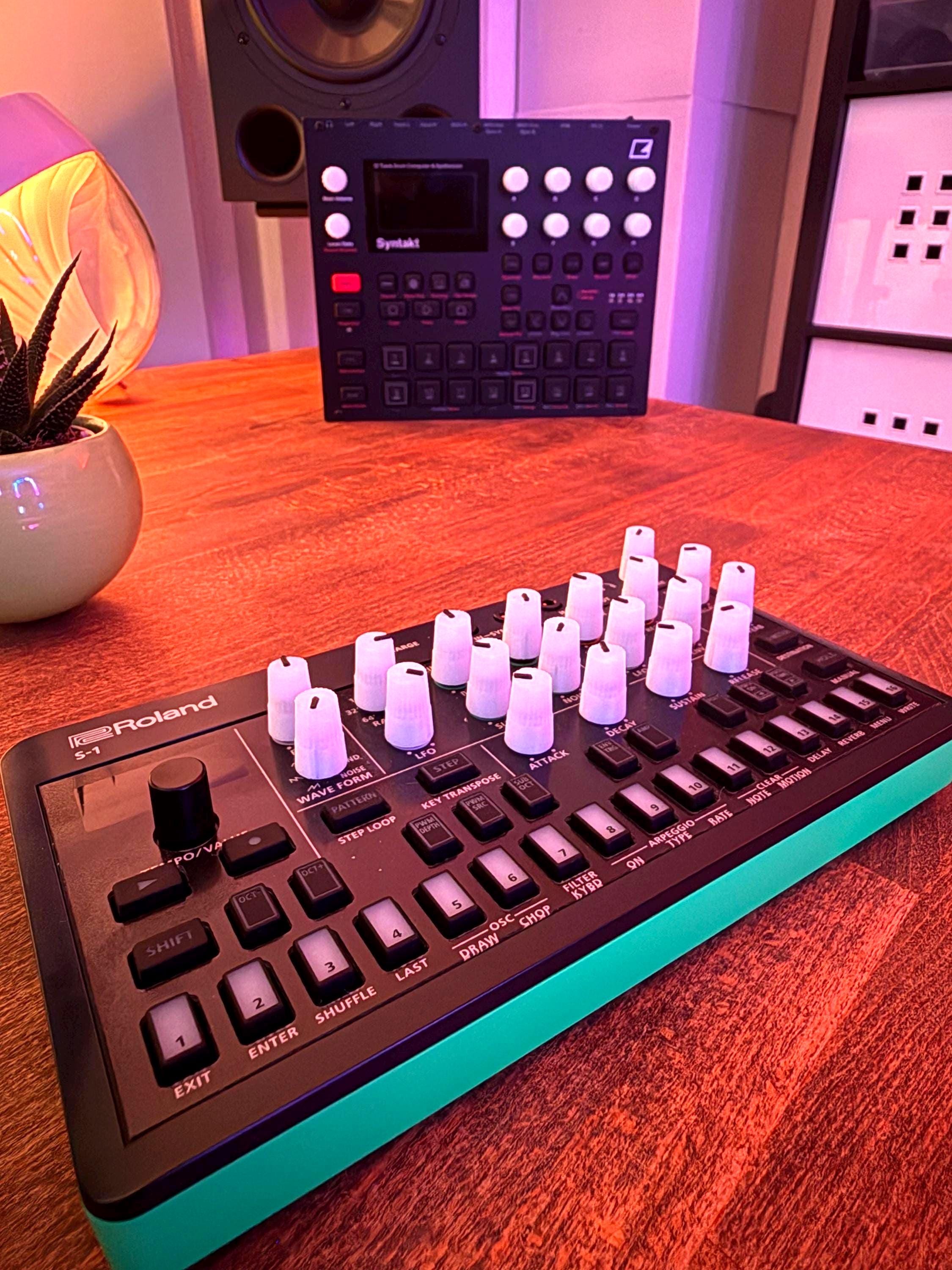 Roland AIRA Compact Knob Set 4 Custom Knobs for S 1, J 6, T 8, P 6