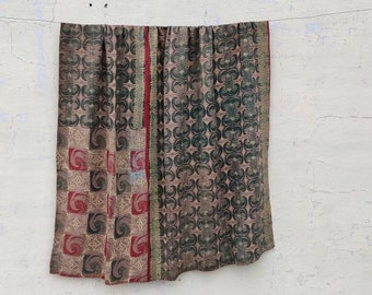 Artisan Hand-Stitched Reversible Patchwork Vintage Kantha Quilt Hand-Stitched Kantha Throw Recycled old sari cotton blanket