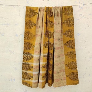 Vintage sari Kantha Quilt Indian kantha blanket and throw, Bedspread Reversible Kantha Throw Hand stitched Quilt Indian Quilt Handmade image 4